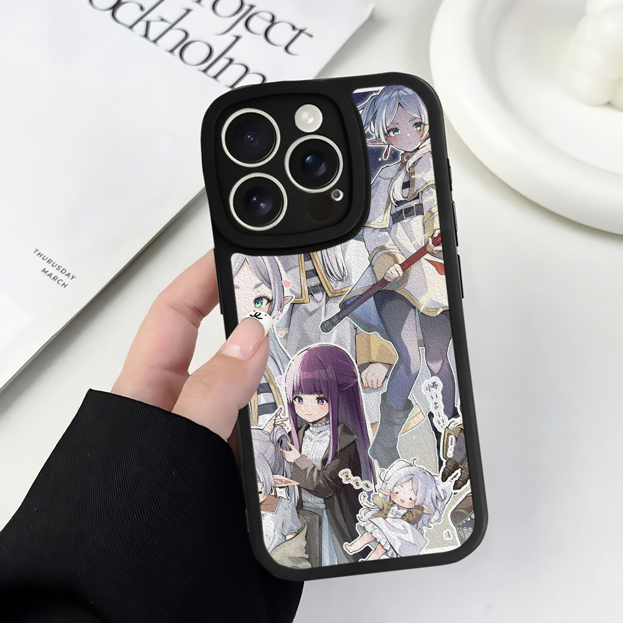 （画像用） 葬送のフリーレン Frieren 【iPhone 16シリーズ対応】シリコンスマホケース（レザー調） 材質：シリコン